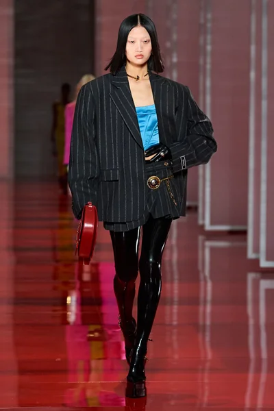 Look 8